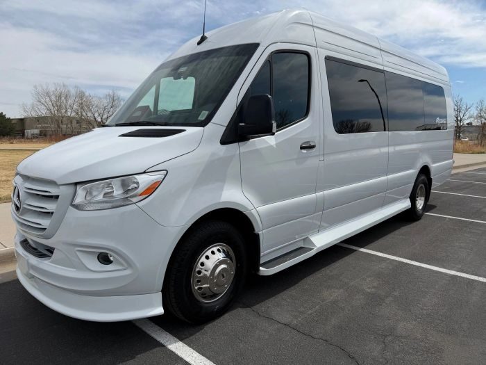 White Mercedes Sprinter – Breckenridge limo service